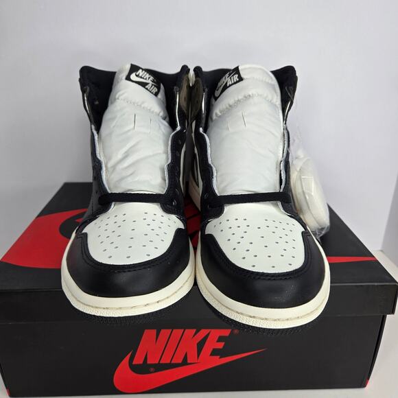 Air Jordan 1 High OG Mocha Size 8.5 Men main image 5